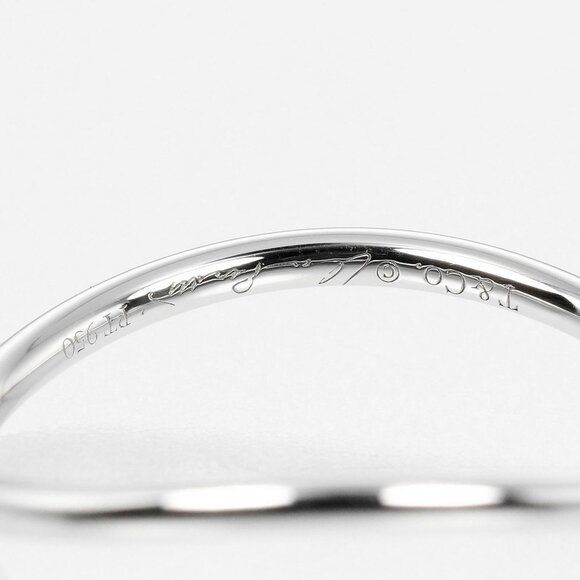 TIFFANY & CO. Platinum Diamond Ring - Picture 4 of 9